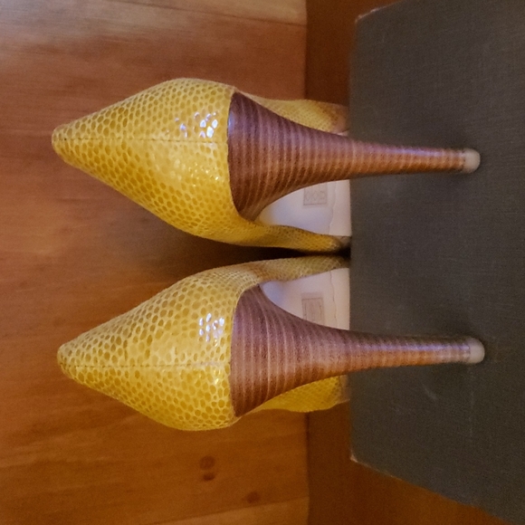 Moda Spana Yellow Snakeskin High Heels Peep Toe Size 8 Medium Never Worn - Picture 4 of 9